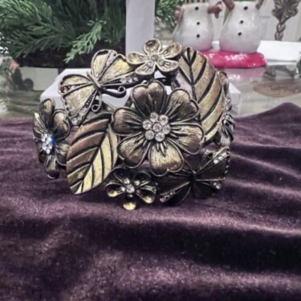Vintage Bracelet,butterfly, leaf, flower, metal, pressure.!